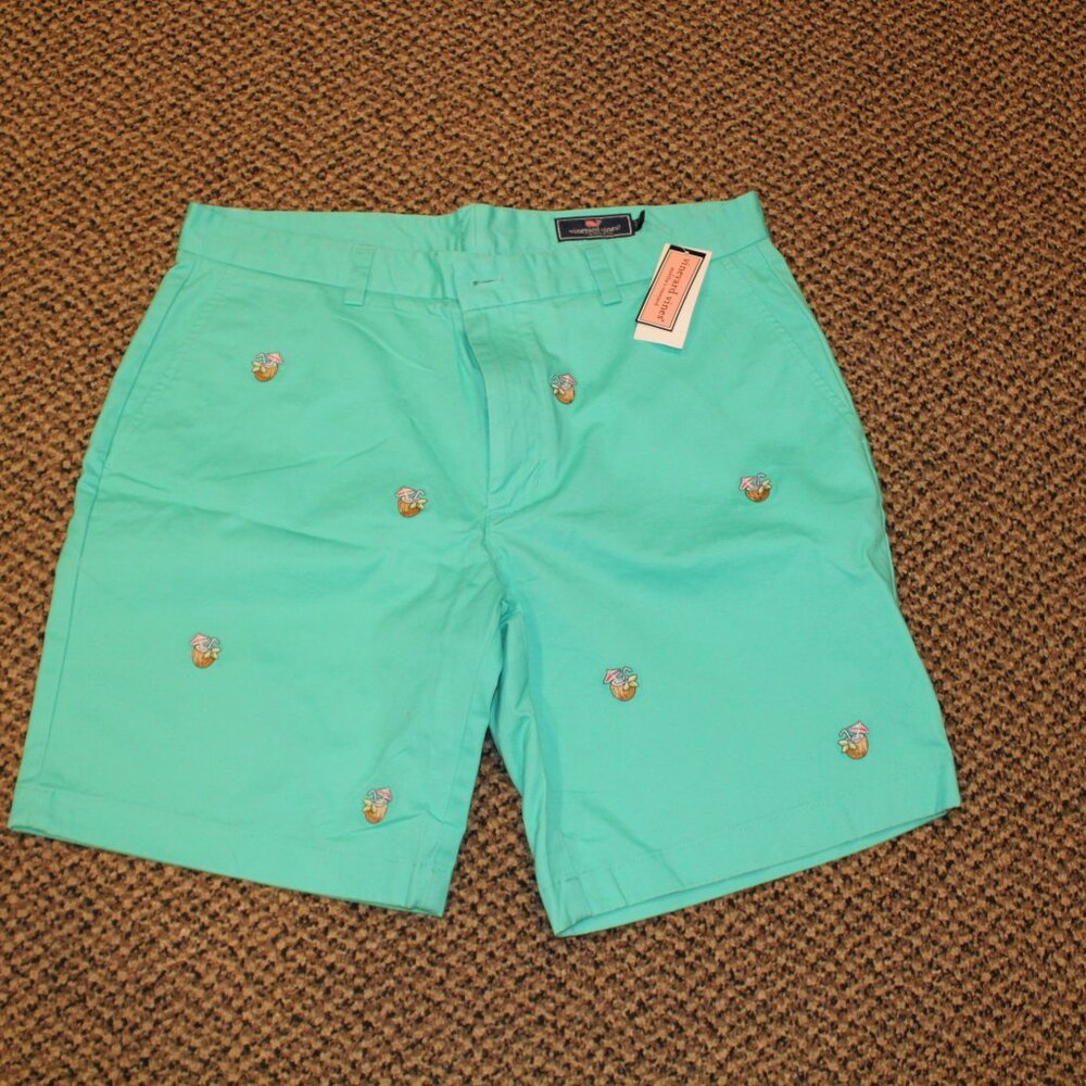 Vineyard Vines Classic Fit 9" Breaker Shorts Men's Size 35 Coconut Drink Design
